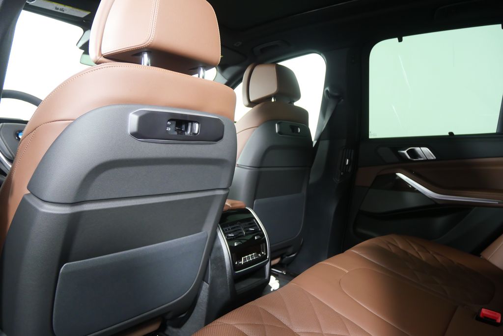 Thumbnail: 2026 BMW X5 - 17