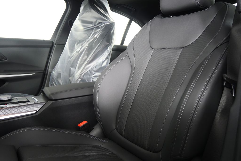 Thumbnail: 2026 BMW 3 Series - 11