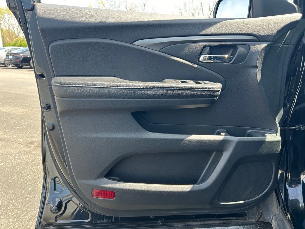 2019 Honda Ridgeline Sport 18