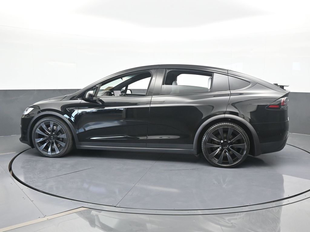 Used 2022 Black Tesla Plaid image 3