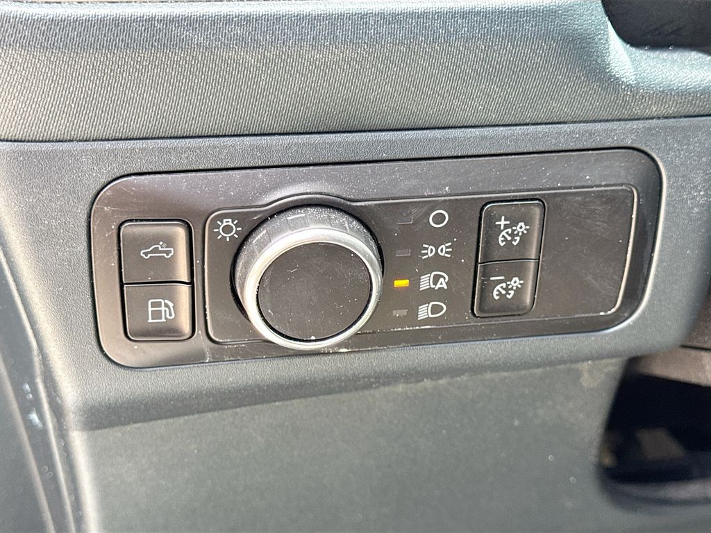 Used 2025 Gray Ford Lariat image 10