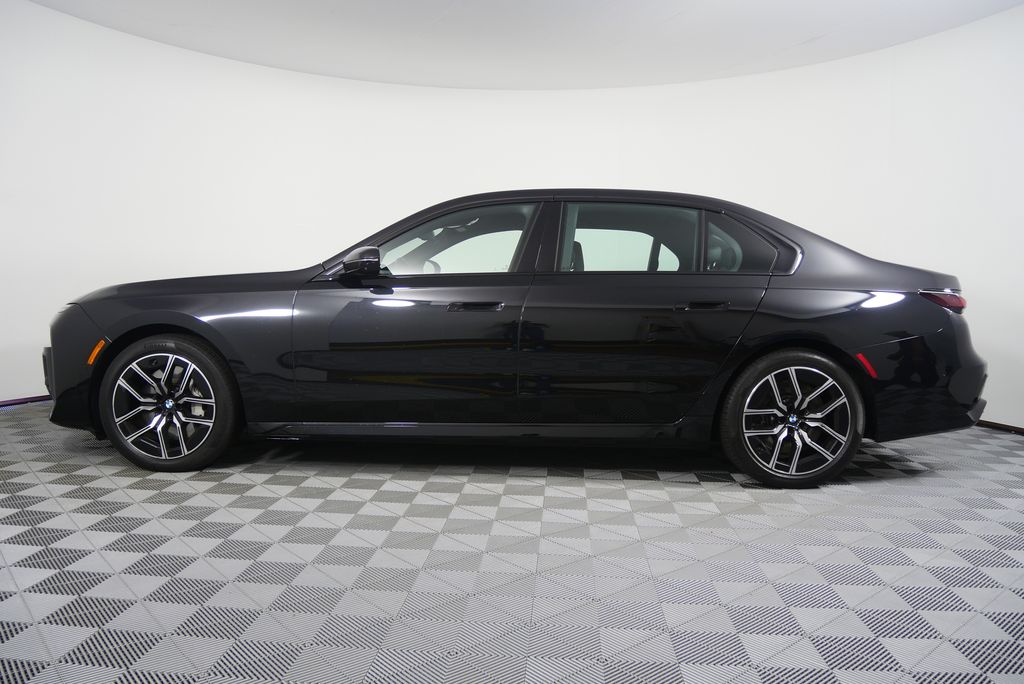 Thumbnail: 2024 BMW 7 Series - 6