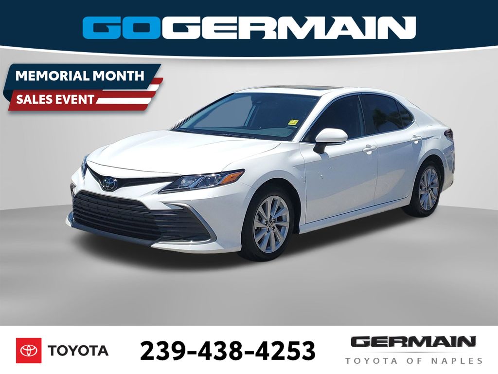 2024 Toyota Camry LE's photo