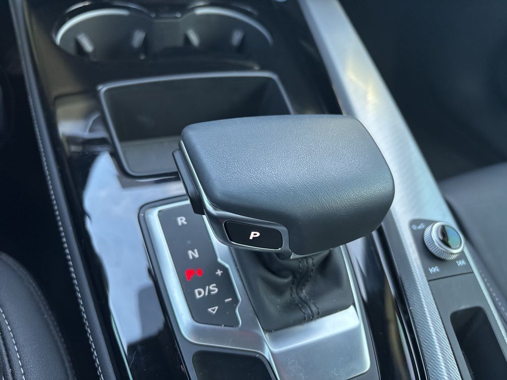 Thumbnail: 2023 Audi A4 - 10