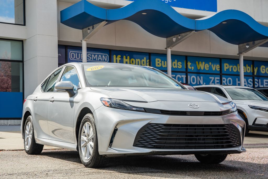 2025 Toyota Camry LE AWD