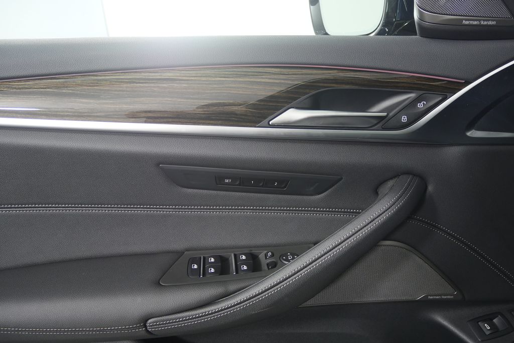 Thumbnail: 2023 BMW 5 Series - 9