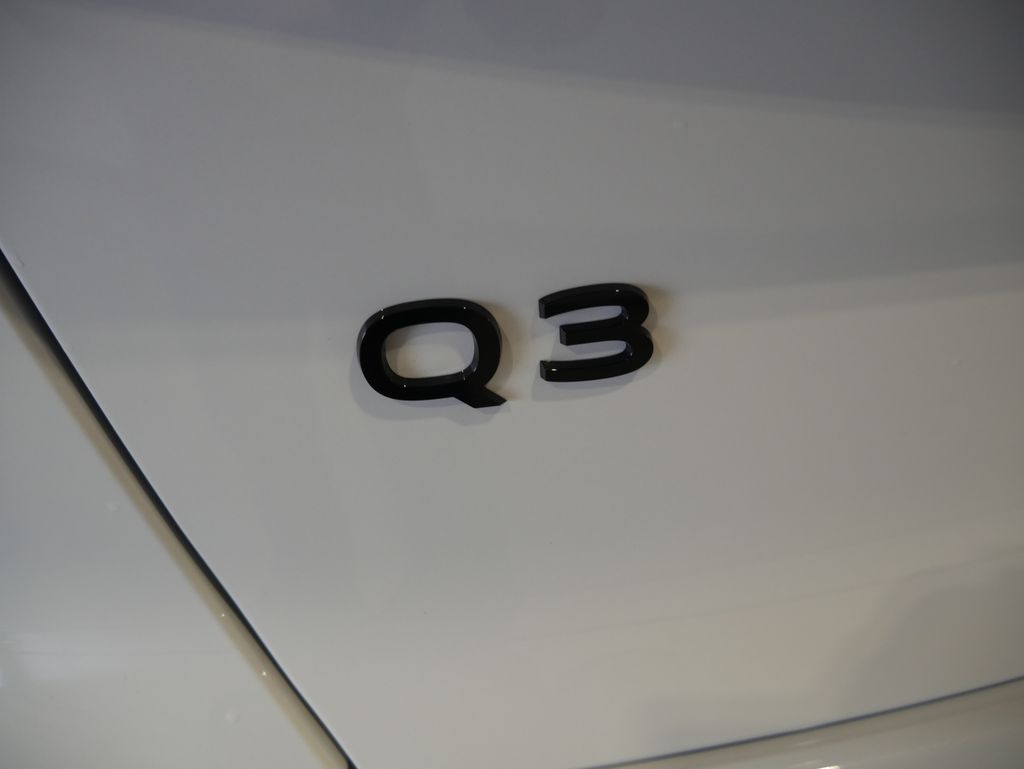 Thumbnail: 2026 Audi Q3 - 9