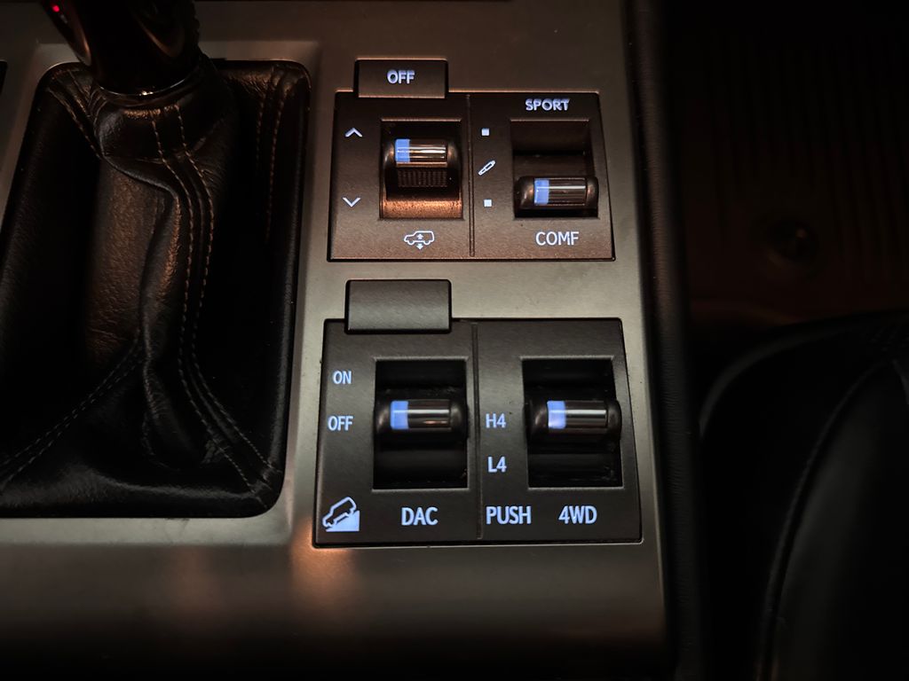 Used 2016 Black Lexus 460 Luxury image 29