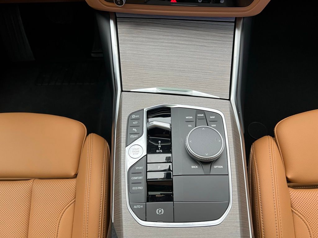 Thumbnail: 2025 BMW 3 Series - 11