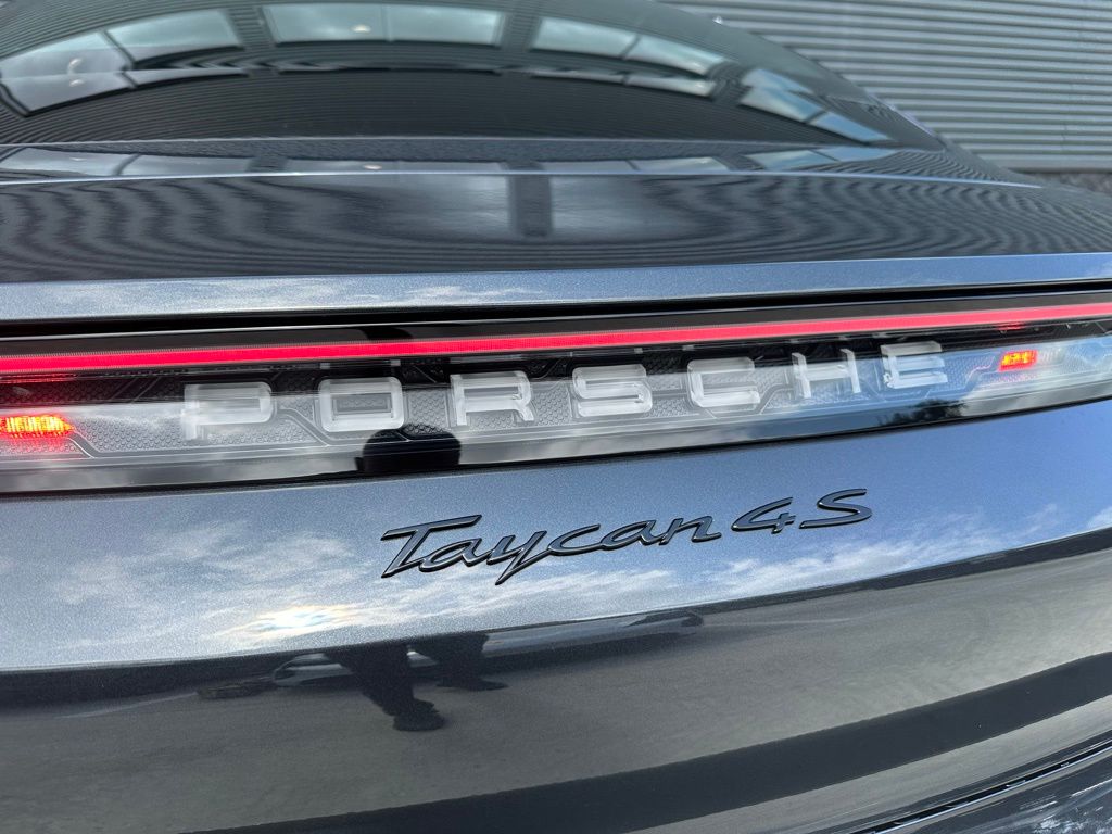 2025 Porsche Taycan 4S 12