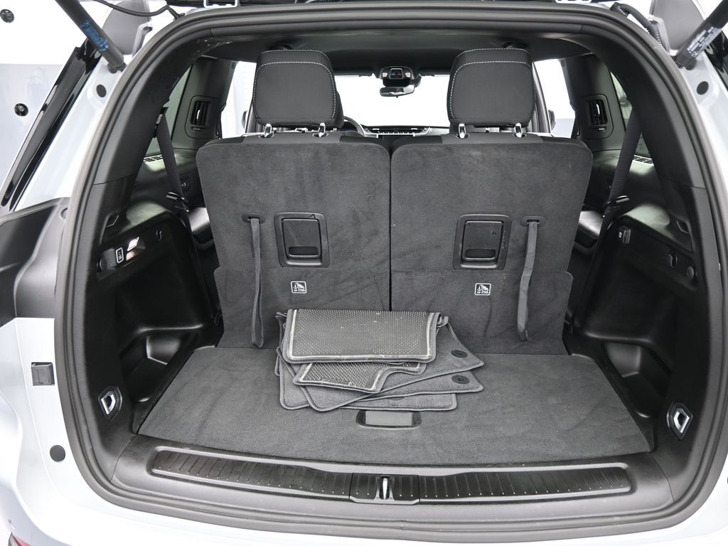 Used 2024 Silver Zynith Jeep Laredo image 41