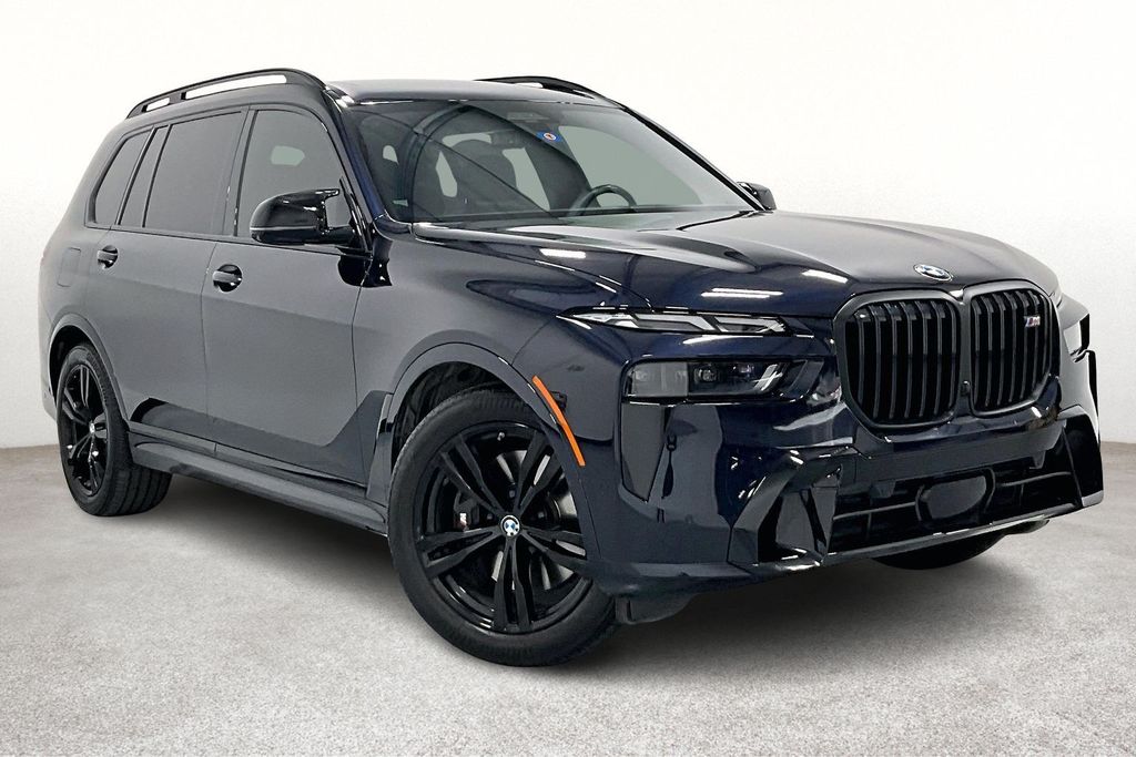 2023 BMW X7 M60i AWD