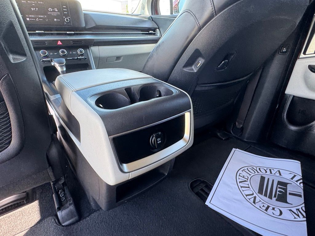 Used 2022 Kia Carnival Van