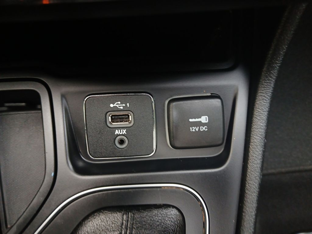 Used Car 2019 Jeep Cherokee  Latitude Plus For Sale Under $20,000 In Austin, Texas