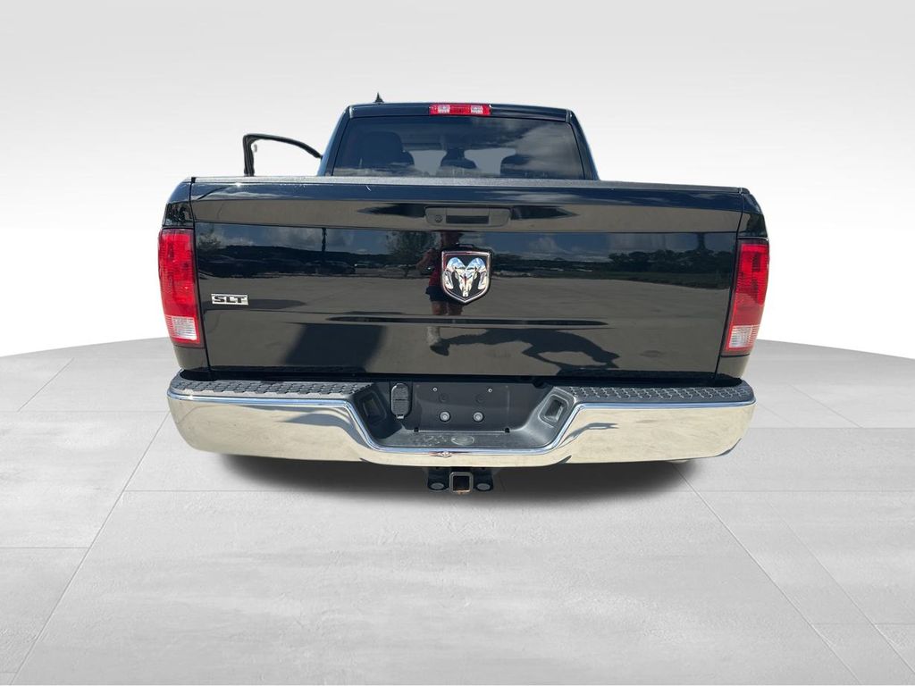 2023 Diamond Black Crystal Pearlcoat Ram 1500 Classic SLT RWD Truck