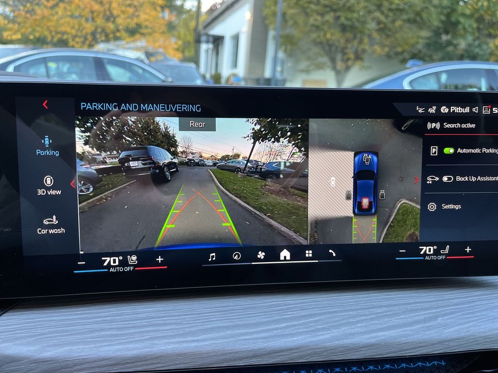 Thumbnail: 2025 BMW i4 - 17