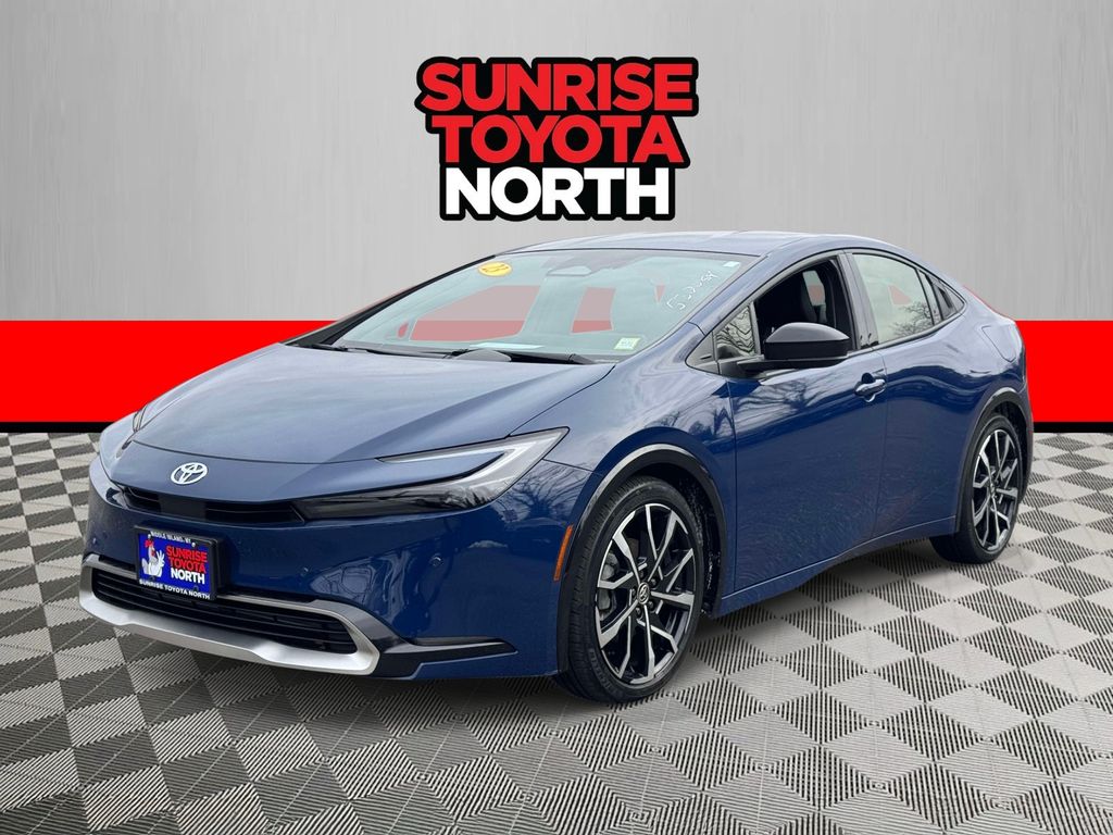 Used 2023 Toyota Prius Prime XSE with VIN JTDACACU6P3009360 for sale in Middle Island, NY