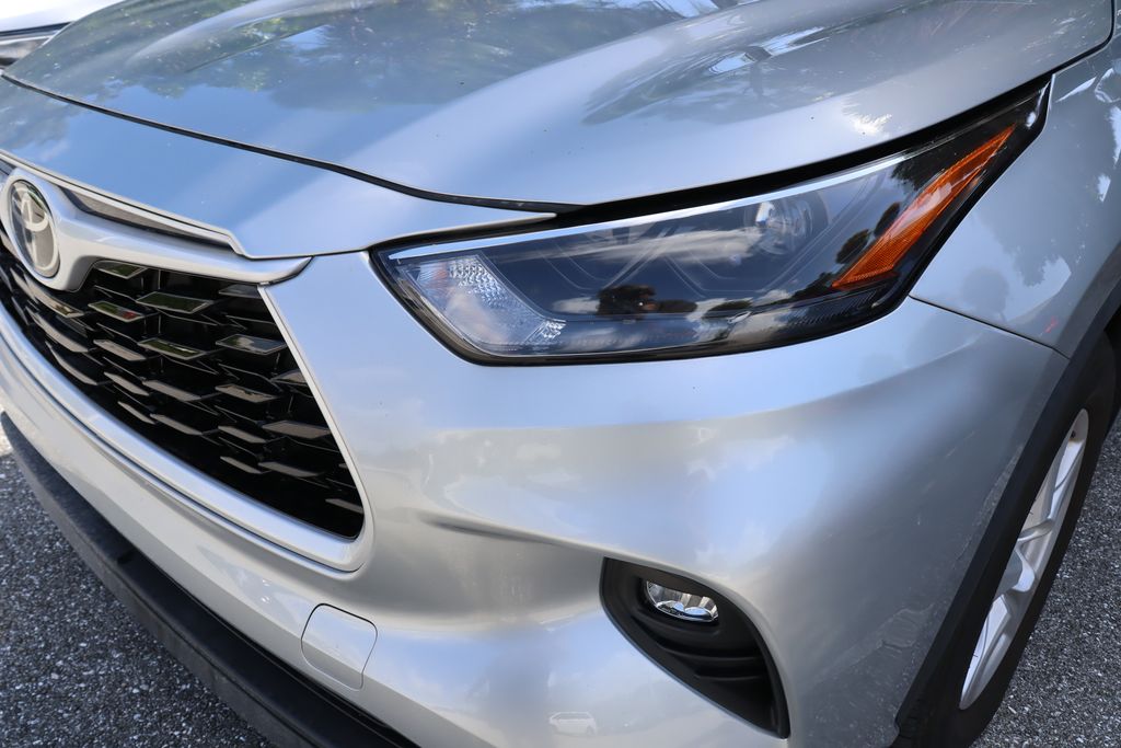 Thumbnail: 2023 Toyota Highlander - 3