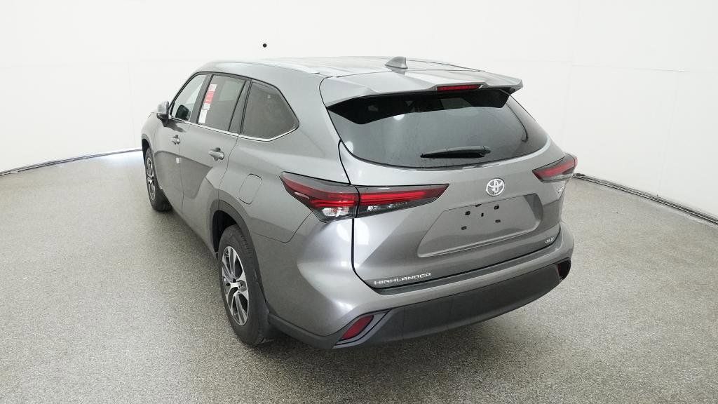 Thumbnail: 2026 Toyota Highlander - 18