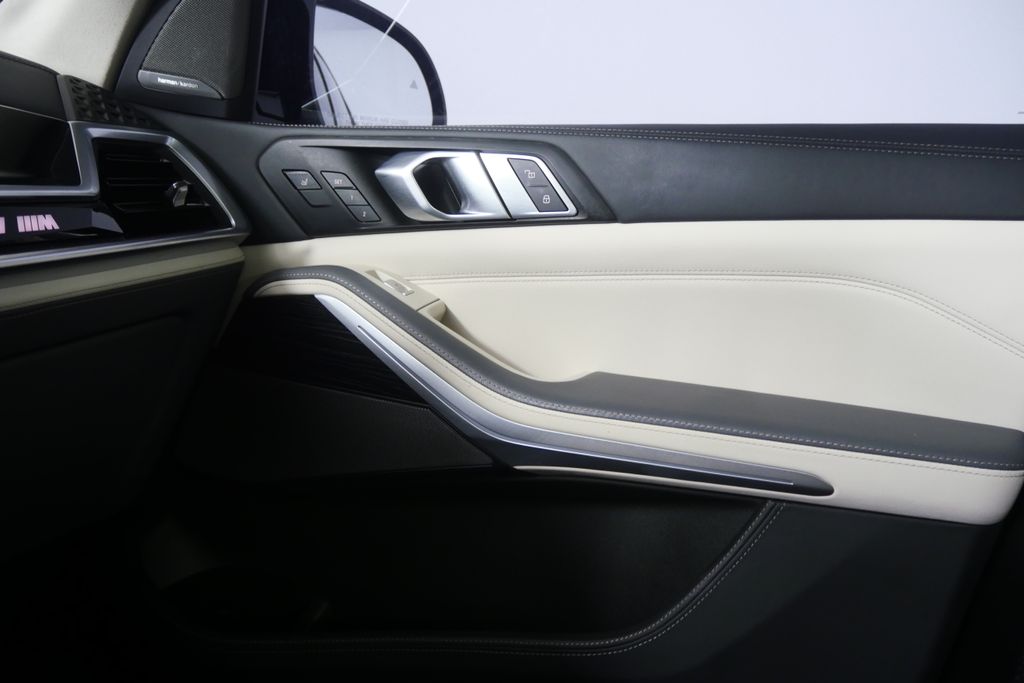 Thumbnail: 2023 BMW X7 - 27