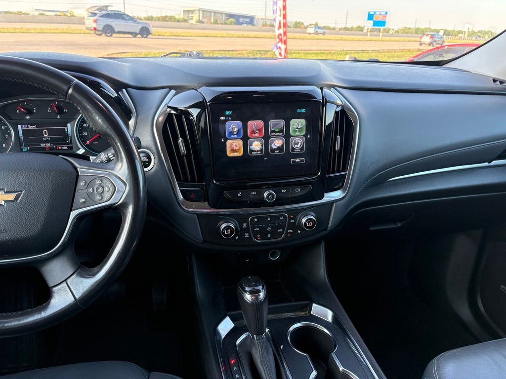 2019 Chevrolet Traverse 3LT Silver at North Houston Mitsubishi