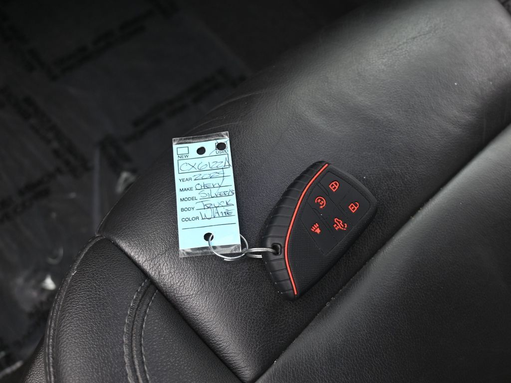 Used 2024 Summit White Chevrolet LT Trail Boss image 18