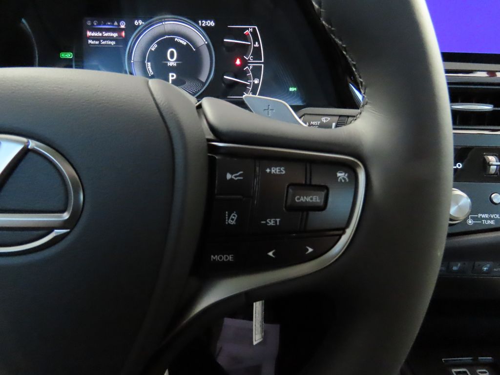 Thumbnail: 2025 Lexus ES - 12