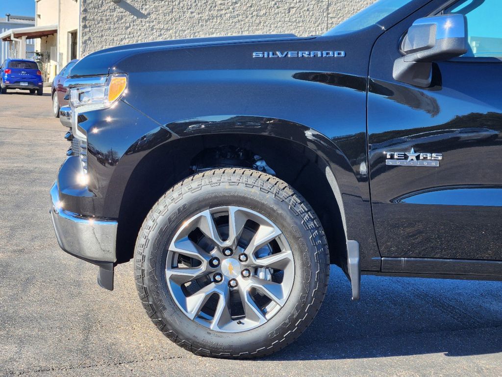 2025 Chevrolet Silverado 1500 LT 6