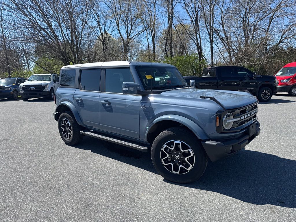 Blue (Azure Gray Metallic Tri-Coat) 2024 Ford Bronco Outer Banks 4-Door 4WD SUV / Crossover Four-Wheel Drive Automatic