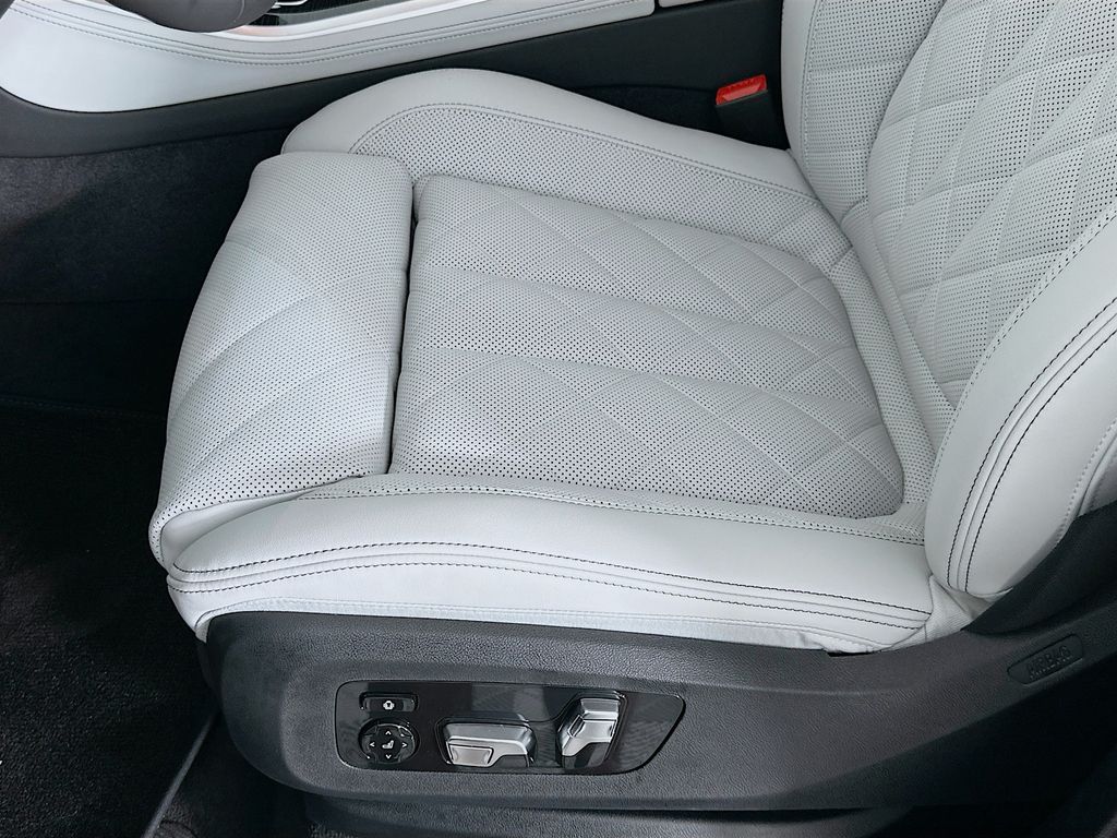 Thumbnail: 2026 BMW X5 - 21