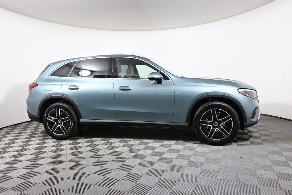 Thumbnail: 2027 Mercedes-Benz GLC - 8