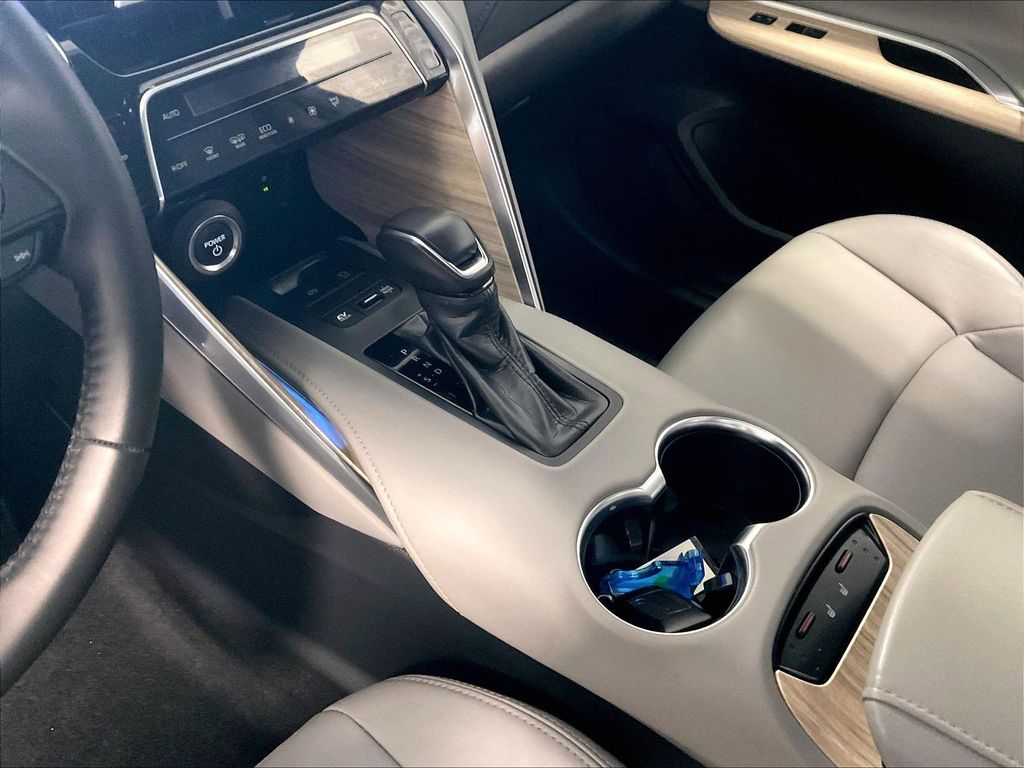 2023 Toyota Venza — photo 20