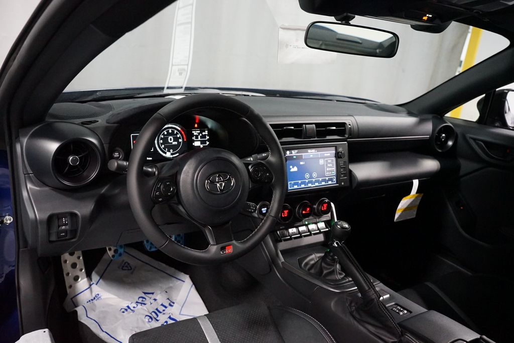 Thumbnail: 2026 Toyota GR86 - 11