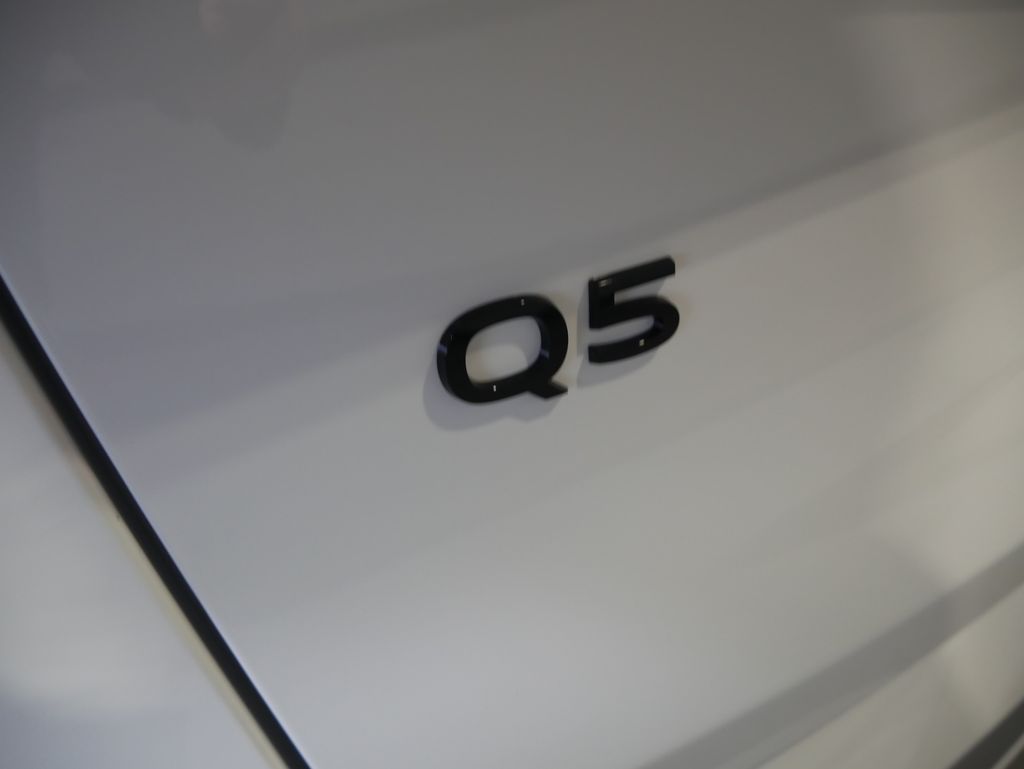 Thumbnail: 2026 Audi Q5 - 9