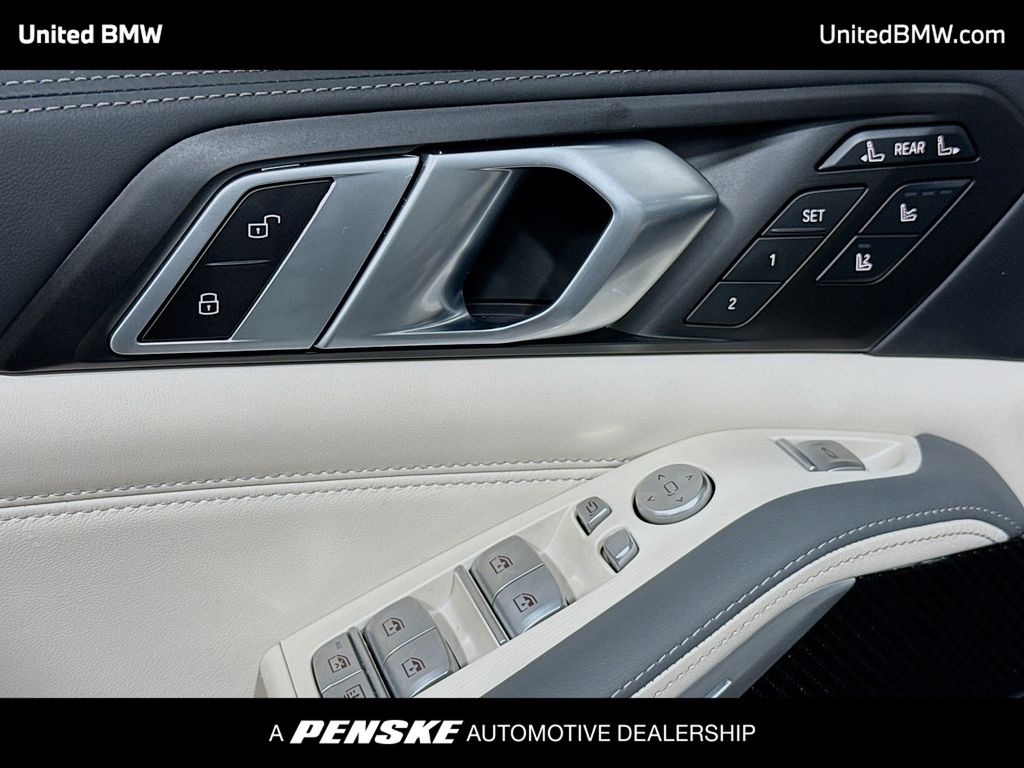 Thumbnail: 2024 BMW X7 - 3