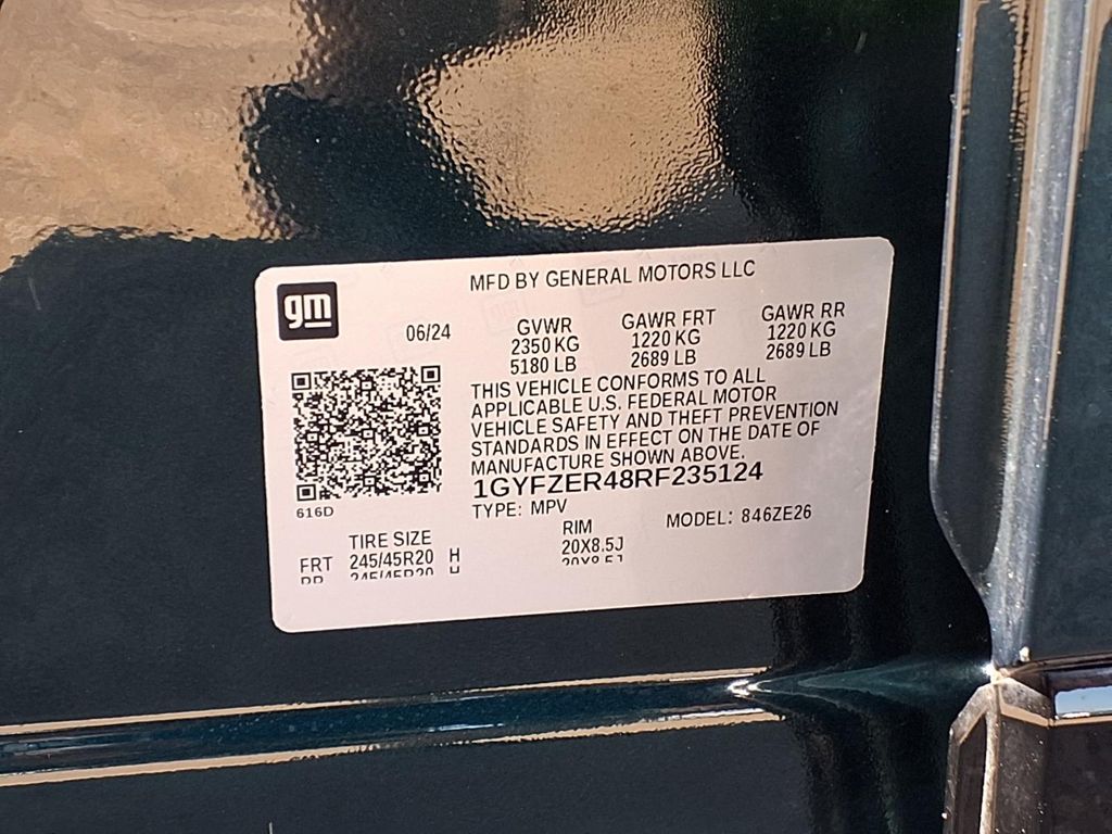 2024 Cadillac XT4 Sport Green at Tom Peacock Cadillac