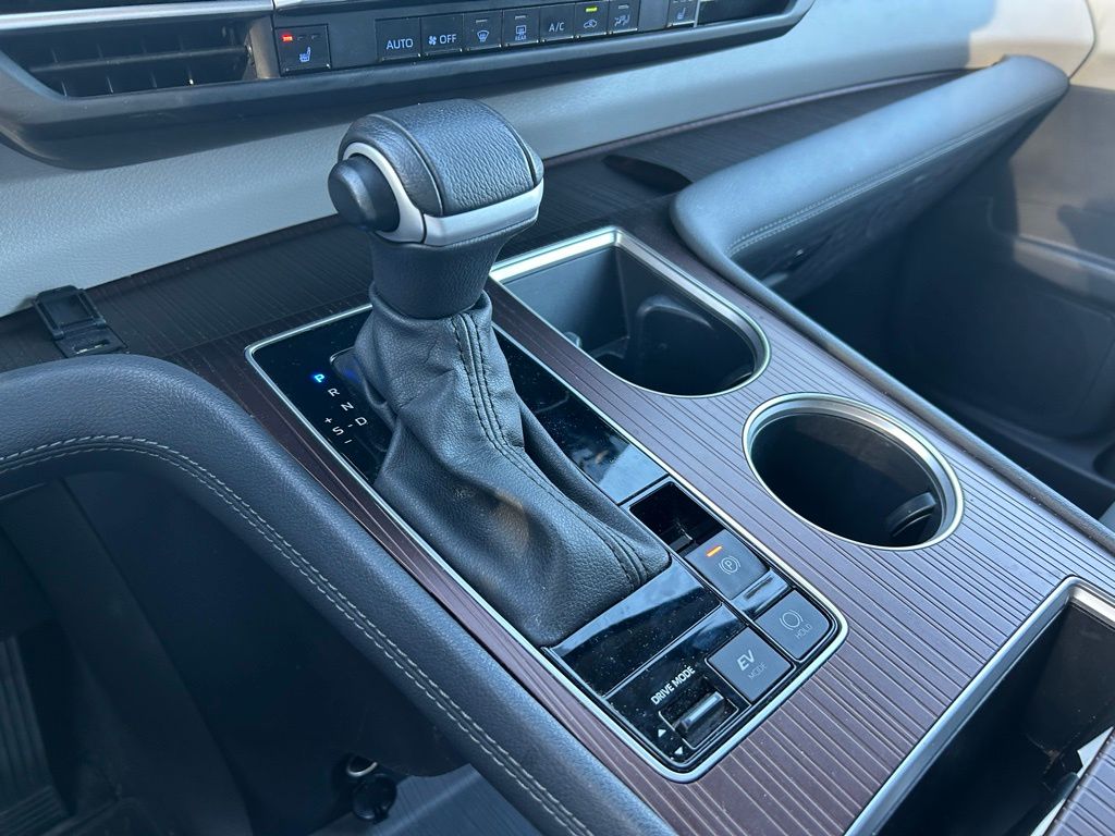 Thumbnail: 2024 Toyota Sienna - 28