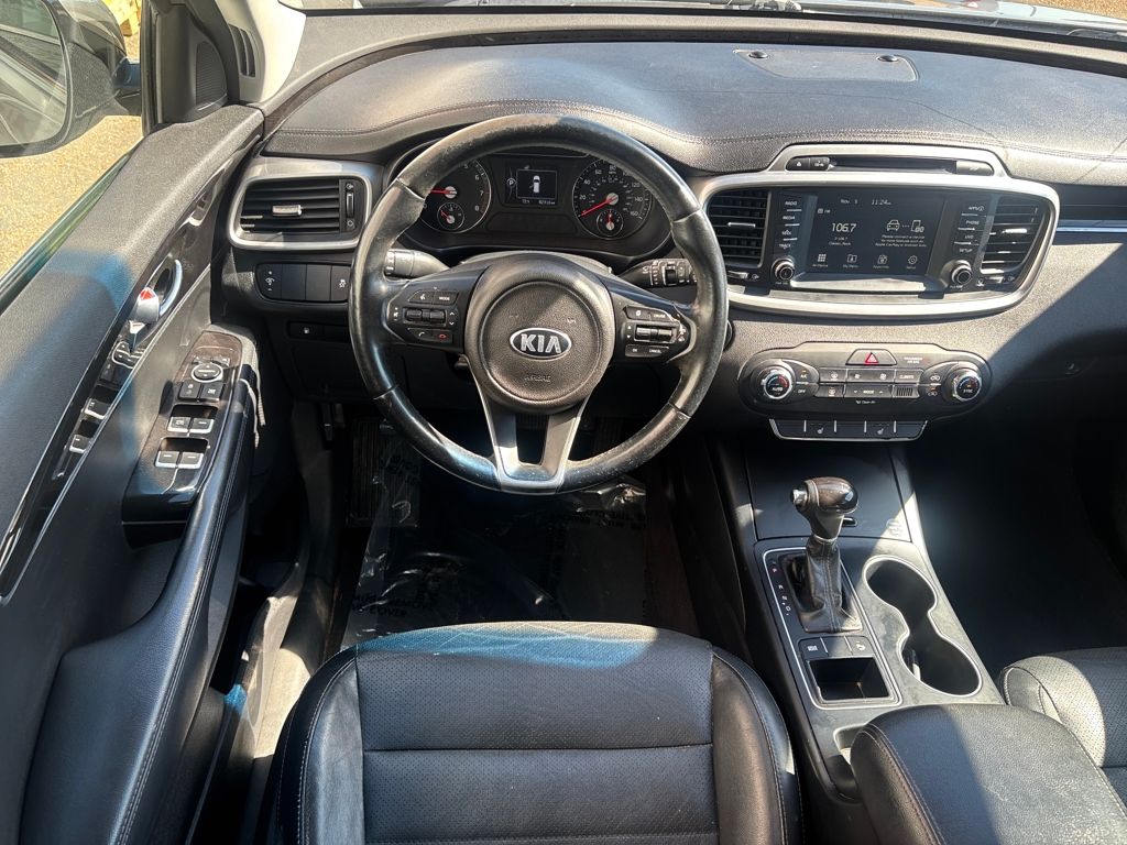 Used 2017 Kia Sorento LX with VIN 5XYPG4A37HG266230 for sale in Brandon, MS