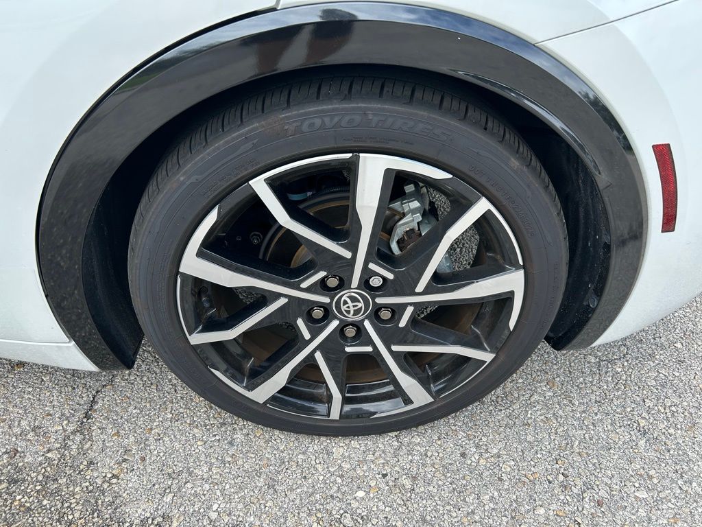 Thumbnail: 2024 Toyota Prius Prime - 9