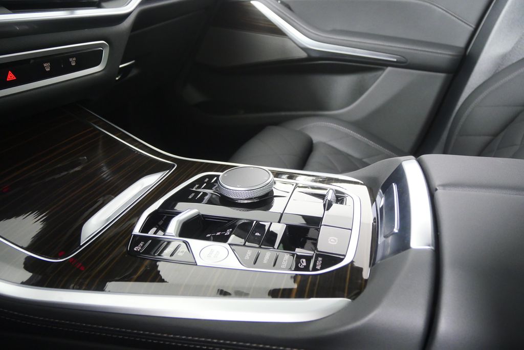 Thumbnail: 2026 BMW X5 - 25