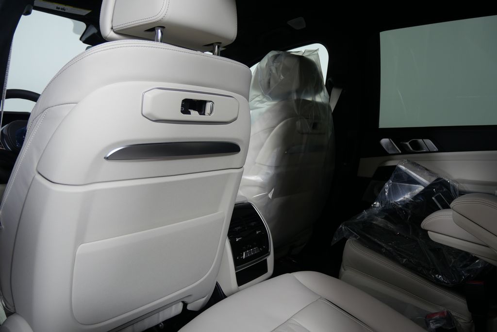 2026 BMW X7 xDrive40i 18