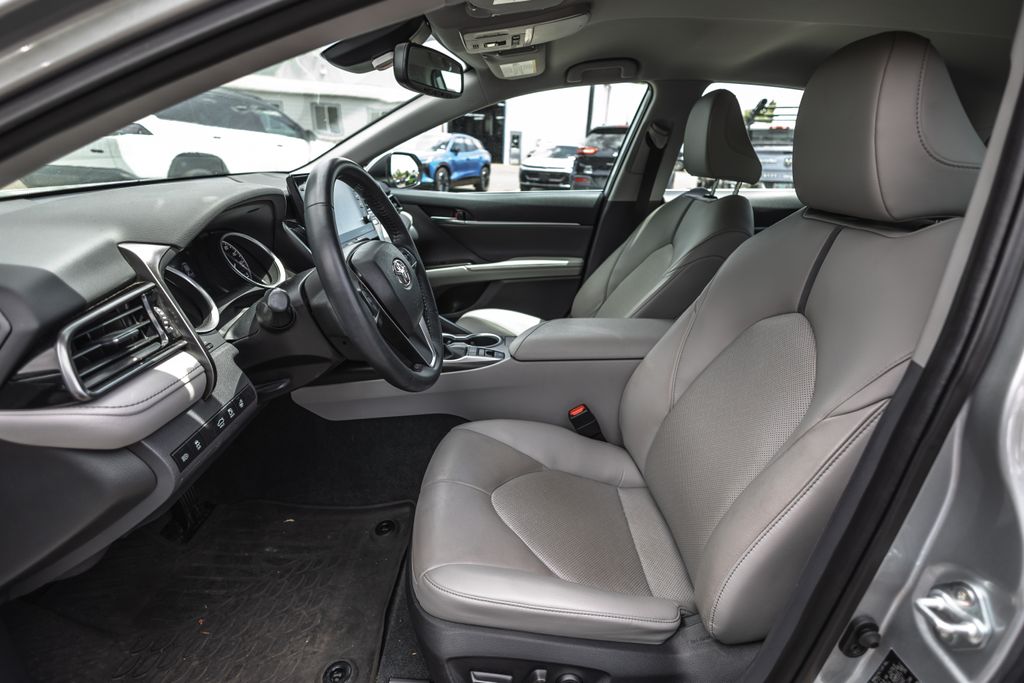 2022 Toyota Camry XLE thumbnail 18