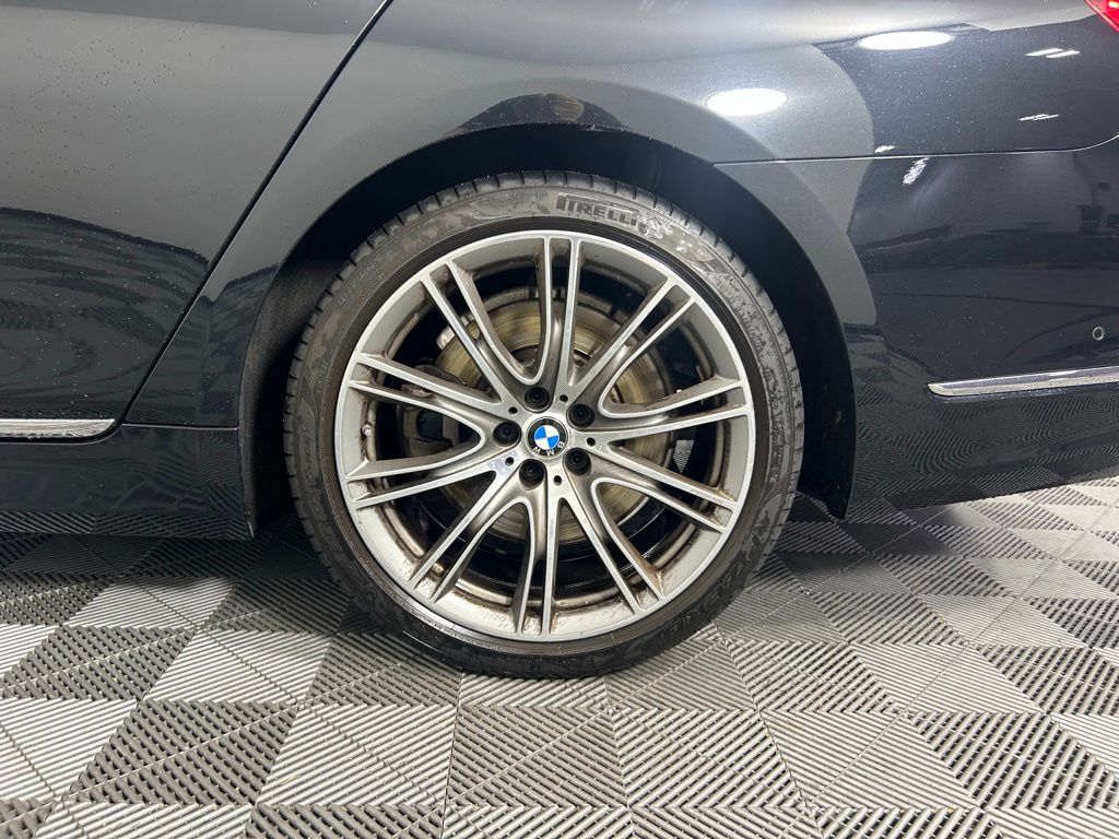 Thumbnail: 2022 BMW 7 Series - 10