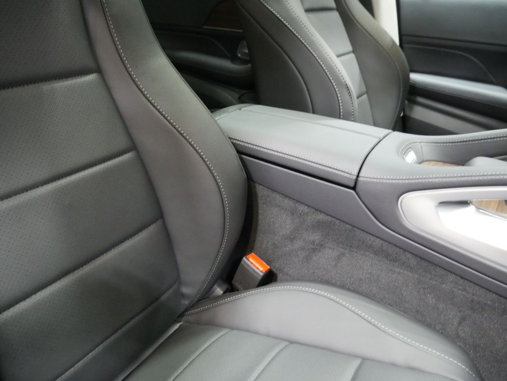 Thumbnail: 2026 Mercedes-Benz GLE - 32