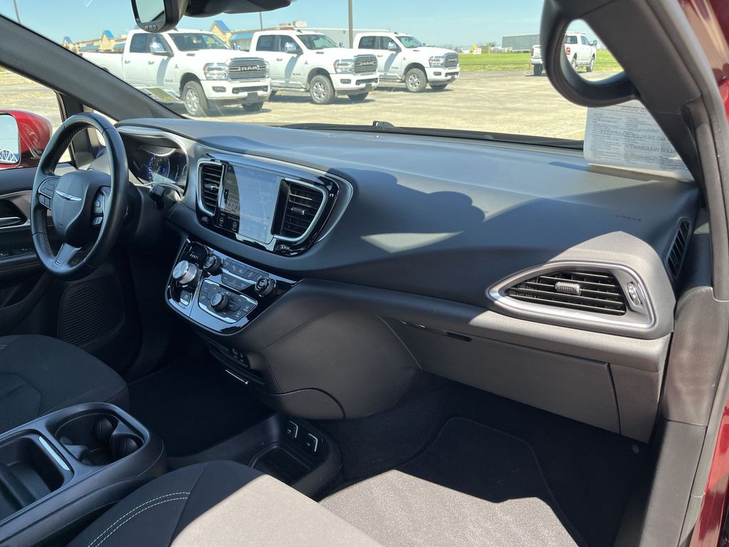 2019 Chrysler Pacifica Touring Plus 29