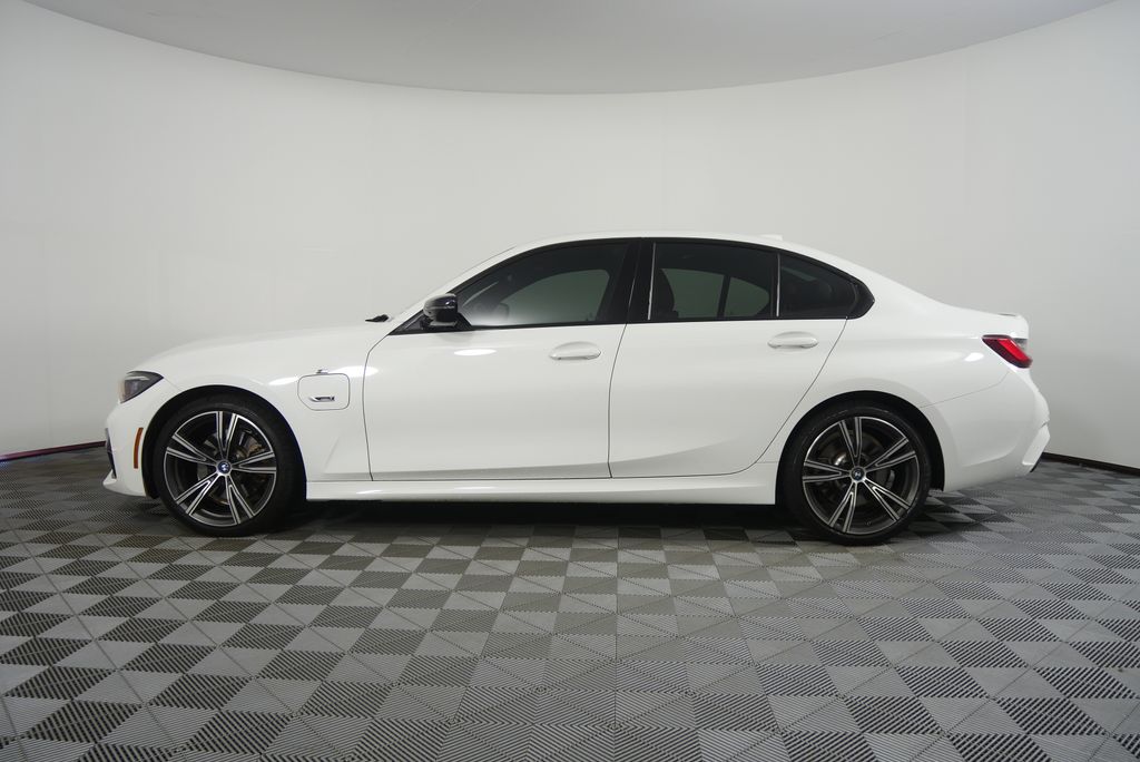 Thumbnail: 2022 BMW 3 Series - 6