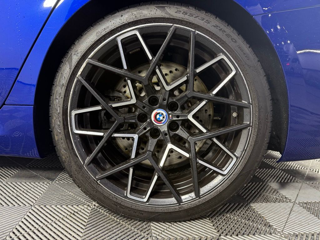 Thumbnail: 2023 BMW M8 - 9