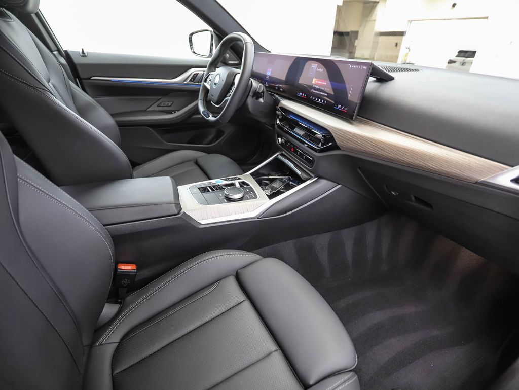 Thumbnail: 2025 BMW i4 - 30