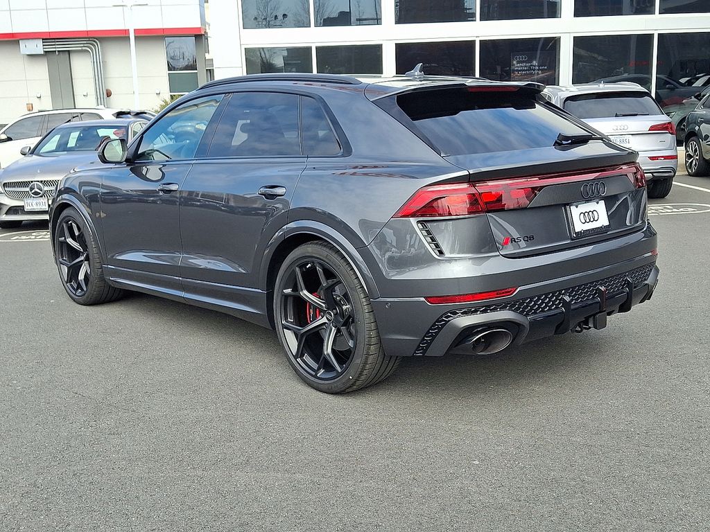 Thumbnail: 2026 Audi RS Q8 - 4