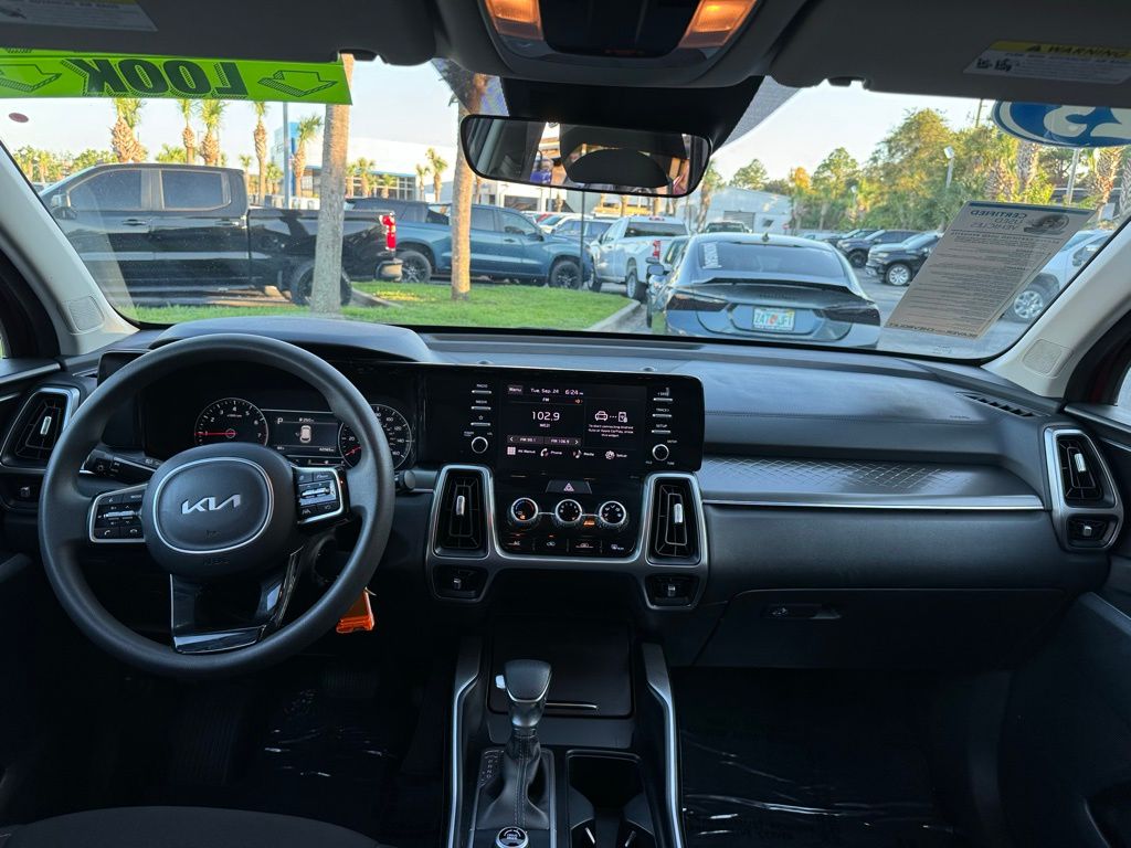 2023 Kia Sorento LX 25